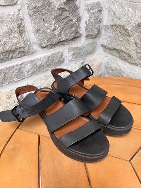 Naturalizer Black Triple-Strap Leather Sandals